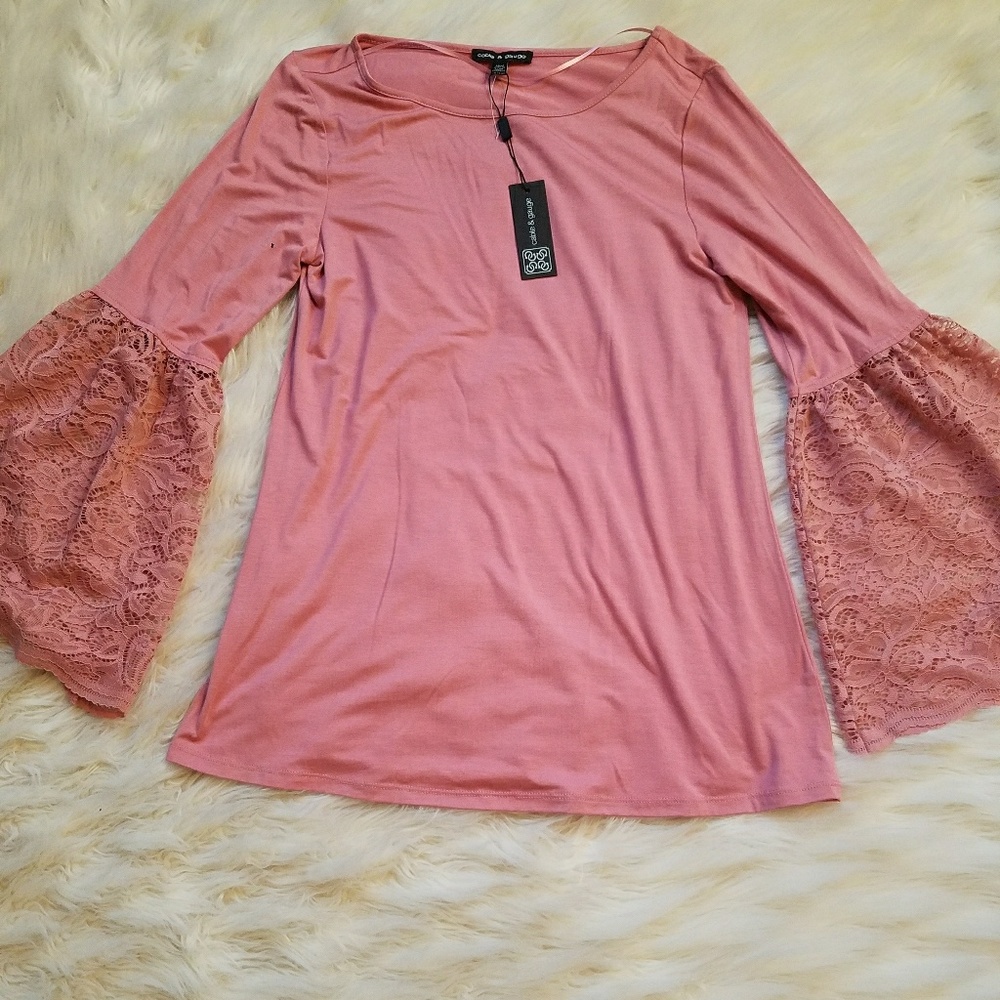 DEAL: 3x$15  💓Lacy Sleeves Top💓